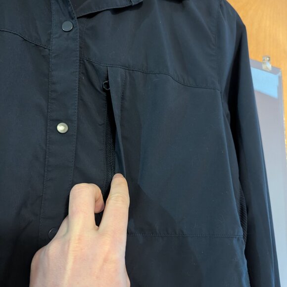 Mountain Hardware Women's Navy Canyon Long Sleeve Sun Shirt, Small - Picture 4 of 9